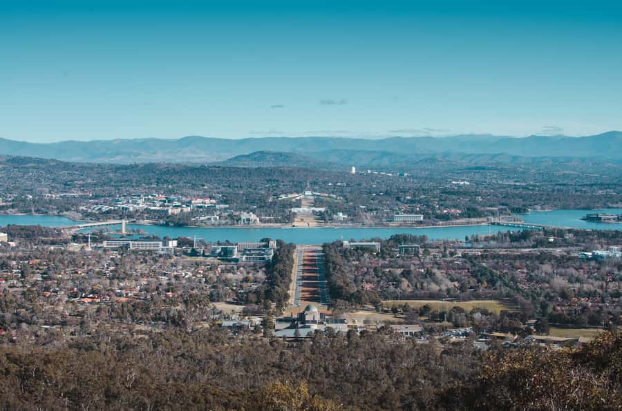 Canberra: City Highlights Day Tour with Entrance Fees - Why this eight-hour Canberra tour works