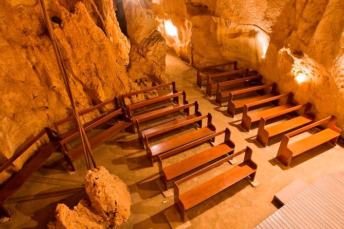 Capricorn Caves Cathedral Cave Tour - Entering Cathedral Cave near Rockhampton