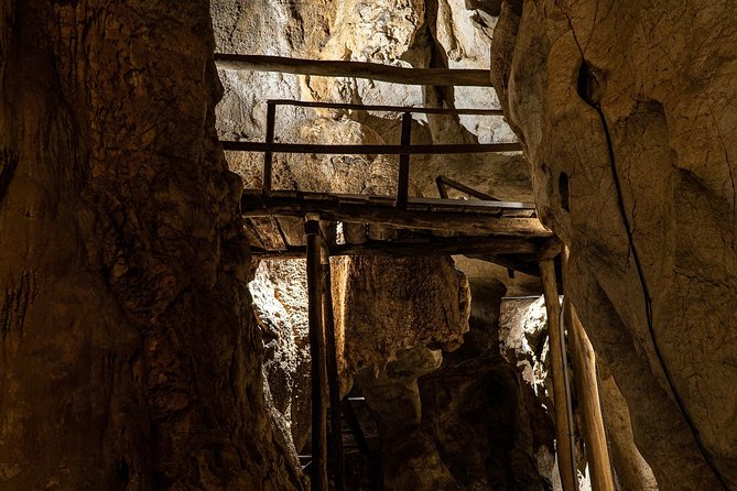 Capricorn Caves Cathedral Cave Tour - The Cathedral chamber and its remarkable acoustics