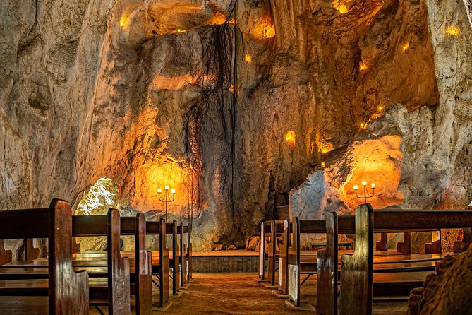 Capricorn Caves Cathedral Cave Tour - What the guide adds to the experience