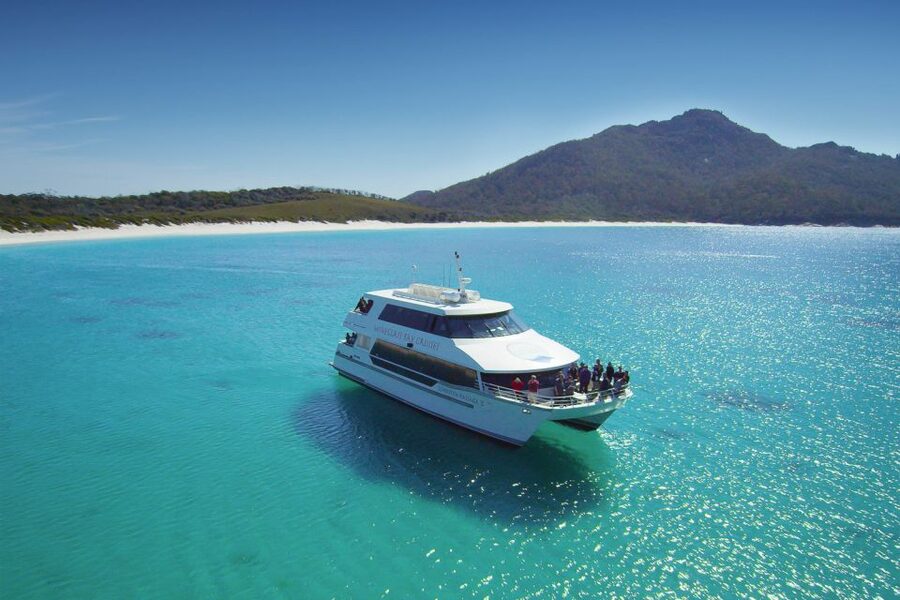 Coles Bay: Wineglass Bay Adults-Only Cruise with Lunch - Should you book the Sky Lounge cruise?