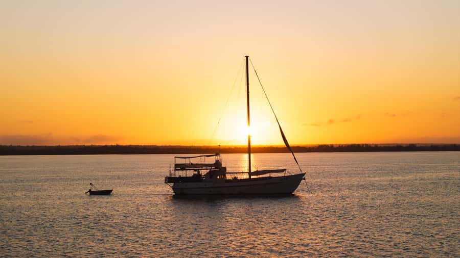 Darwin: Cape Adieu Sunset Cruise with 4-Course Dinner - Four courses with a clear Top End theme