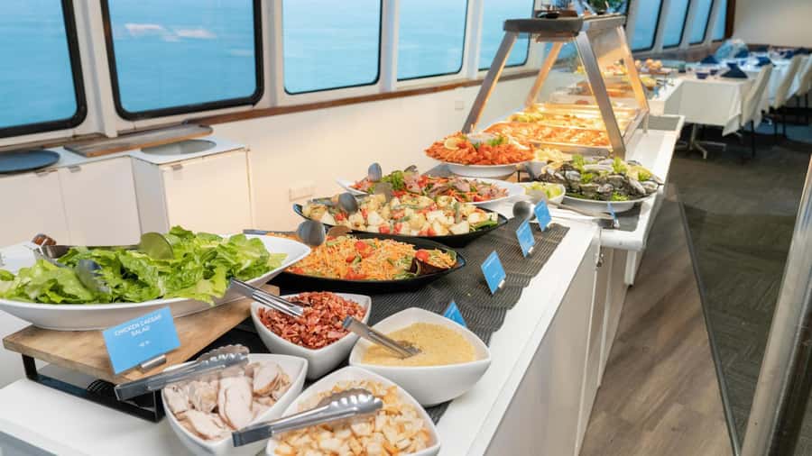 Darwin: Darwin Harbor Sunset Cruise with Buffet Dinner - Drinks at the licensed bar