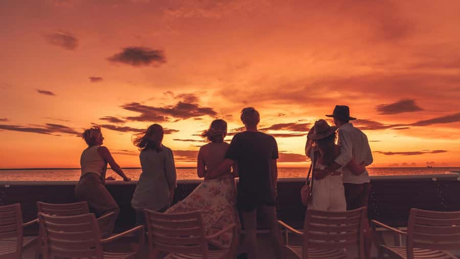 Darwin Harbour: 2-Hour Gaze and Graze Sunset Cruise - Who should book the Gaze and Graze cruise?