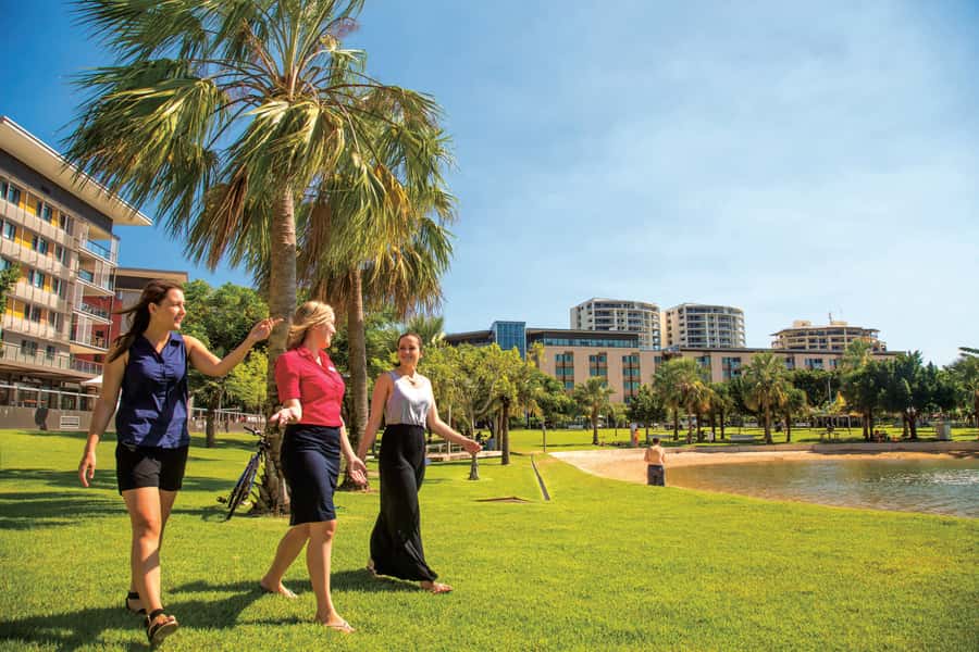 Discover the City of Darwin: Half-Day City Coach Tour - Four hours to get your bearings in Darwin