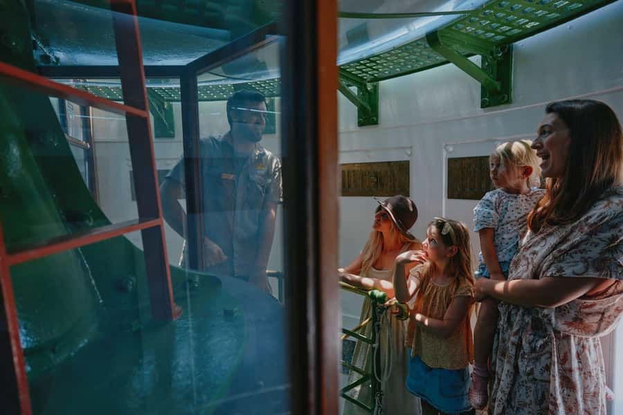 Dunsborough: Cape Naturaliste Lighthouse Guided Tour - Choosing your tour time and planning around weather