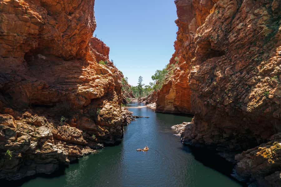 From Alice Springs/Yulara: 4-Day Red Centre 4WD Camping Tour - Key points to know before booking