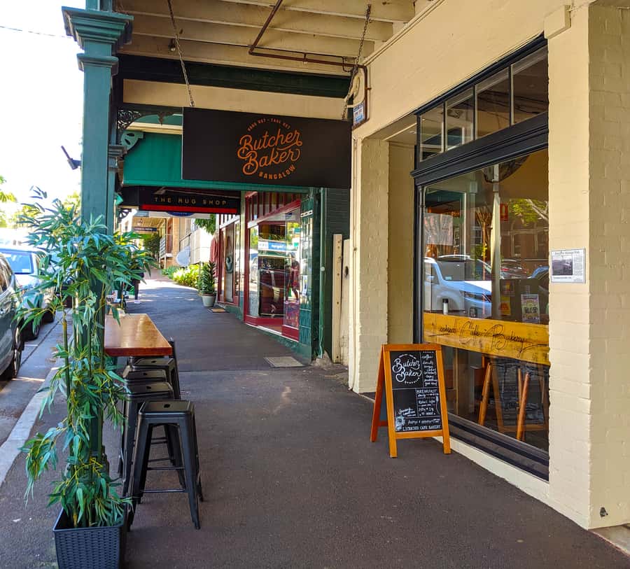 From Brisbane: Byron Bay, Bangalow, and Gold Coast Day Tour - Trevor’s guiding shapes the day