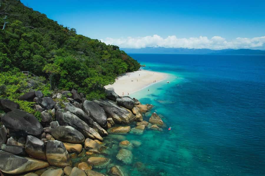 From Cairns: 2 Islands 1 day - Fitzroy & Green Islands - Why visit both Fitzroy and Green Island?