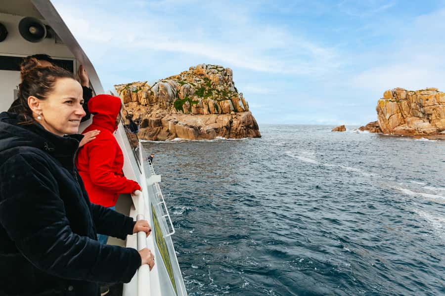 From Coles Bay: Wineglass Bay Cruise with Lunch - Leaving Coles Bay aboard Schouten Passage II
