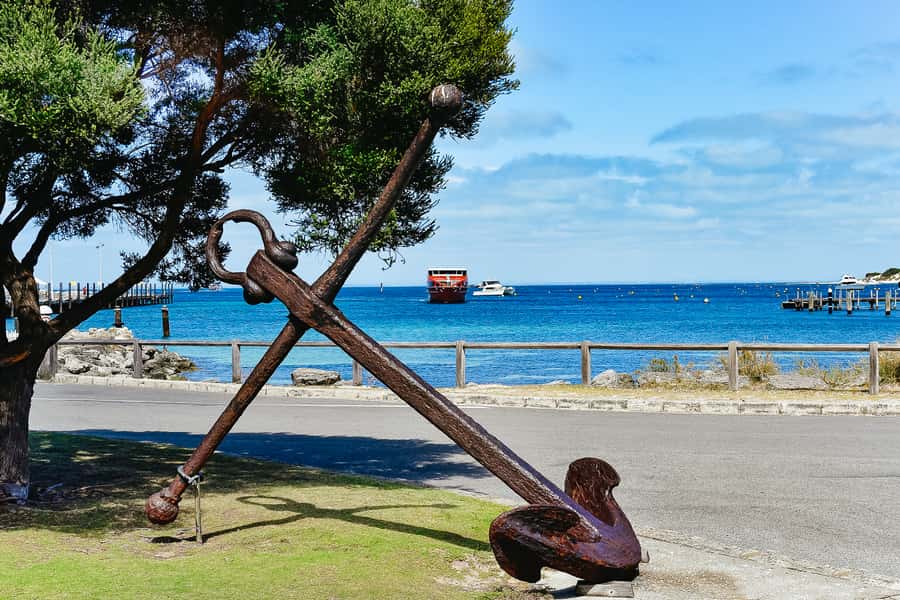 From Fremantle: Rottnest Island Ferry and Bike Day Tour - The Basin, Parakeet Bay, and Little Armstrong Bay