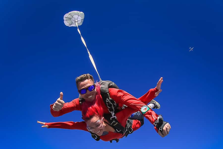 From Gold Coast: Tandem Skydive Experience over Byron Bay - Should you book the Byron Bay freefall?