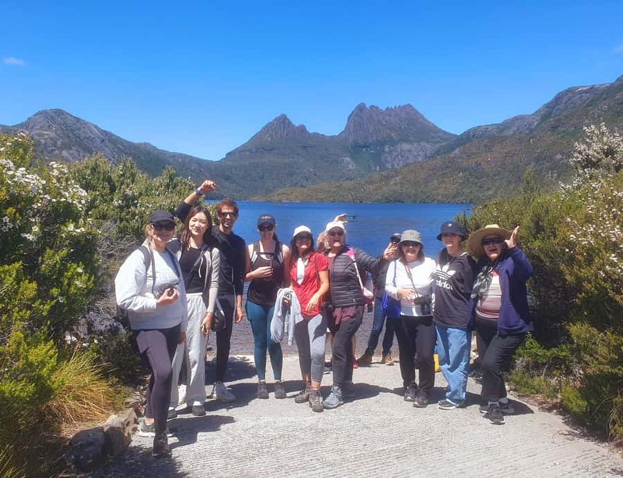 From Hobart: Active Day Trip to Cradle Mountain - Breakfast in Deloraine before the mountain