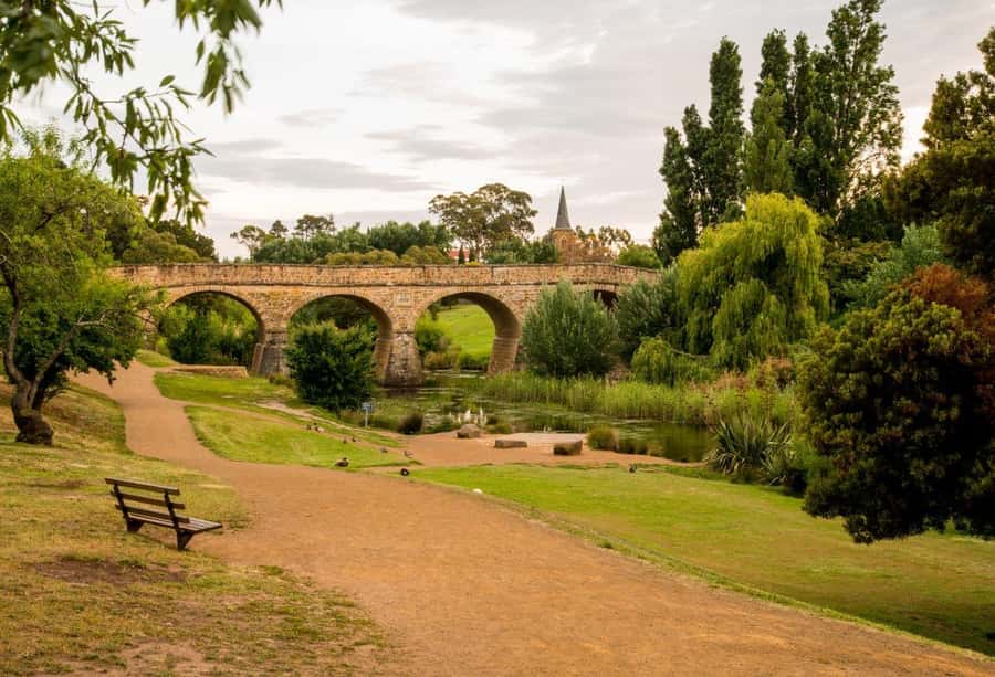 From Hobart: Richmond Village 4 hour Return Tour (Afternoon) - Three hours among bridges, churches, and old shops