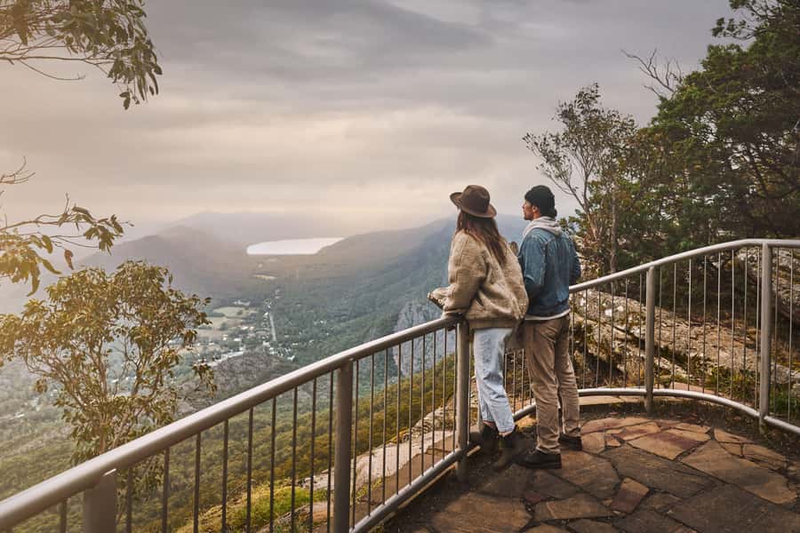 From Melbourne: Grampians National Park Small Group Tour - Reeds Lookout and The Balconies