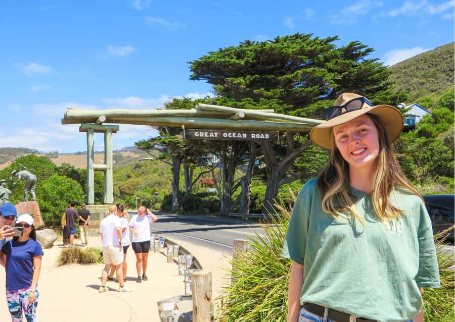 From Melbourne: Great Ocean Road & 12 Apostles Full-Day Tour - Memorial Arch and the first coastal views