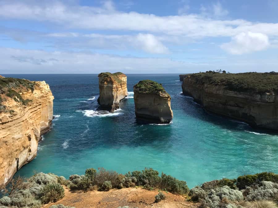 From Melbourne: Great Ocean Road Boutique Tour in Reverse - Loch Ard Gorge and the Razorback