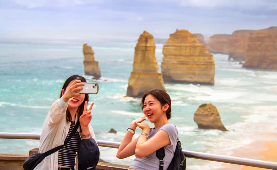 From Melbourne: Great Ocean Road Full-Day Guided Trip - Loch Ard Gorge and the coast’s darker stories