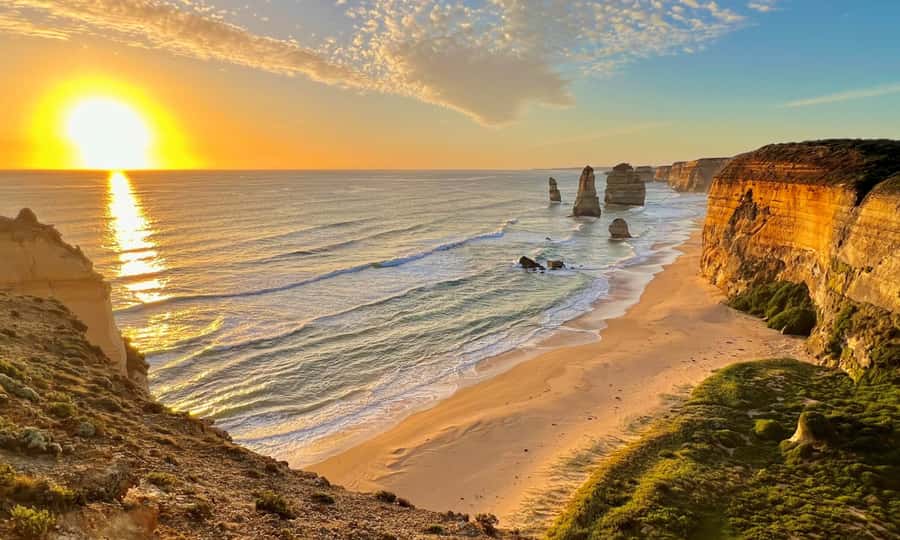 From Melbourne: Great Ocean Road Full-Day Sunset Tour - Guides make or break a long road day