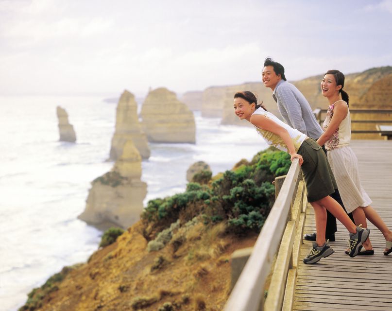 From Melbourne: Reverse Great Ocean Road Day Trip with Lunch - The Memorial Arch closes the scenic portion