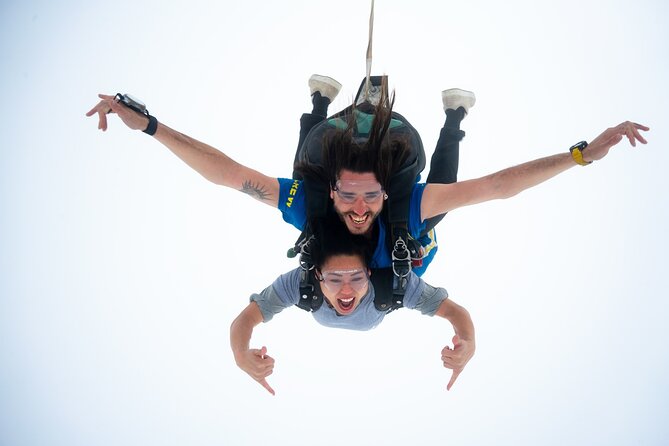 From Melbourne: Tandem Skydive over Great Ocean Road - From Barwon Heads Airport to the open sky
