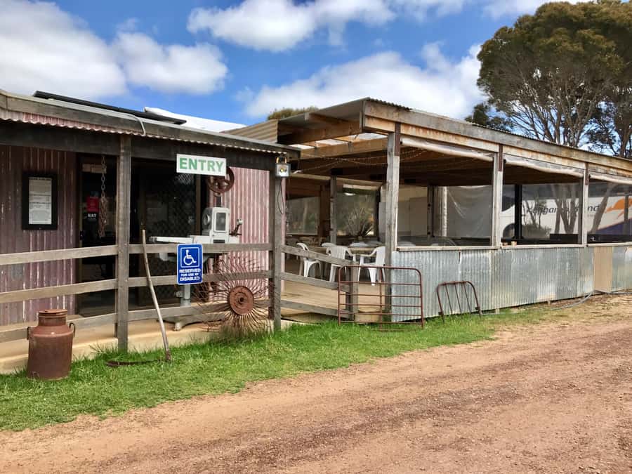 From Penneshaw: Kangaroo Island Shore Excursion Tasting Tour - Meeting your guide at Penneshaw