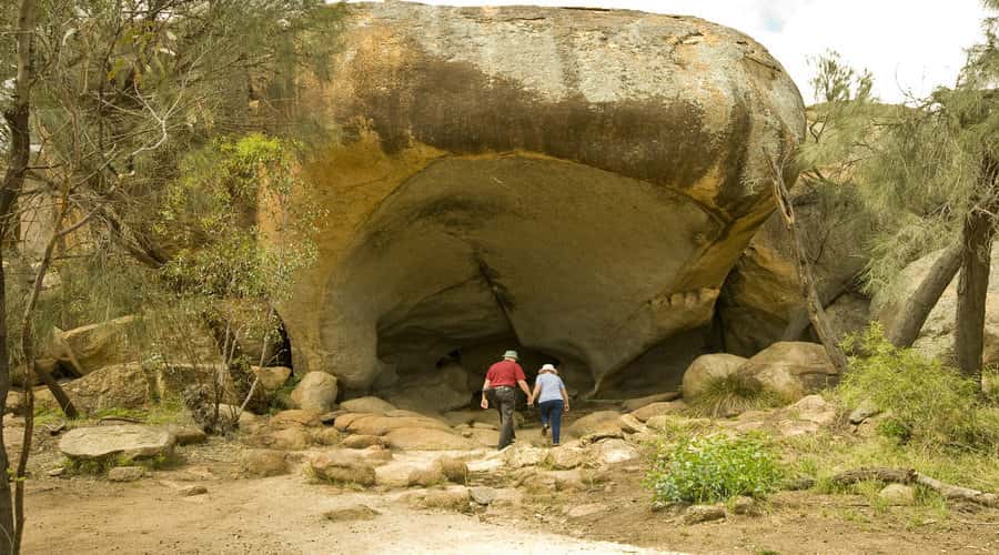 From Perth: Wave Rock, York and Aboriginal Cultural Tour - Comfort on a 750-minute day