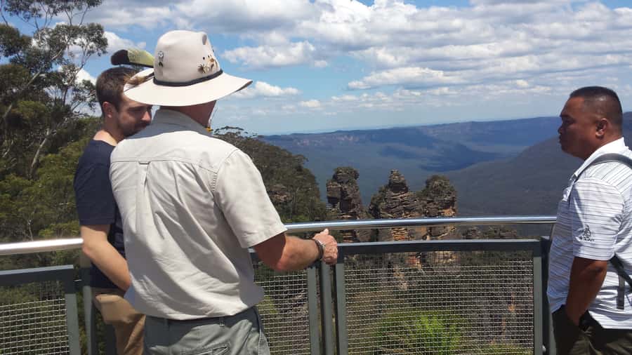 From Sydney: Blue Mountains Bushwalks & Featherdale Tour - Govetts Leap and the wider mountain views