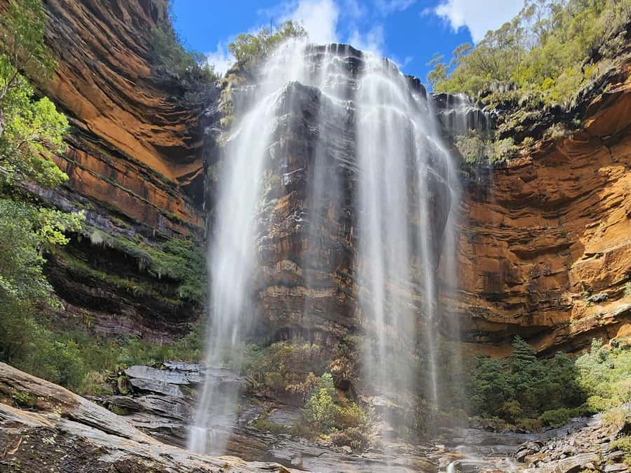 From Sydney: Blue Mountains Tour with Waterfall Walk & Lunch - Lookouts, waterfalls, and changing weather