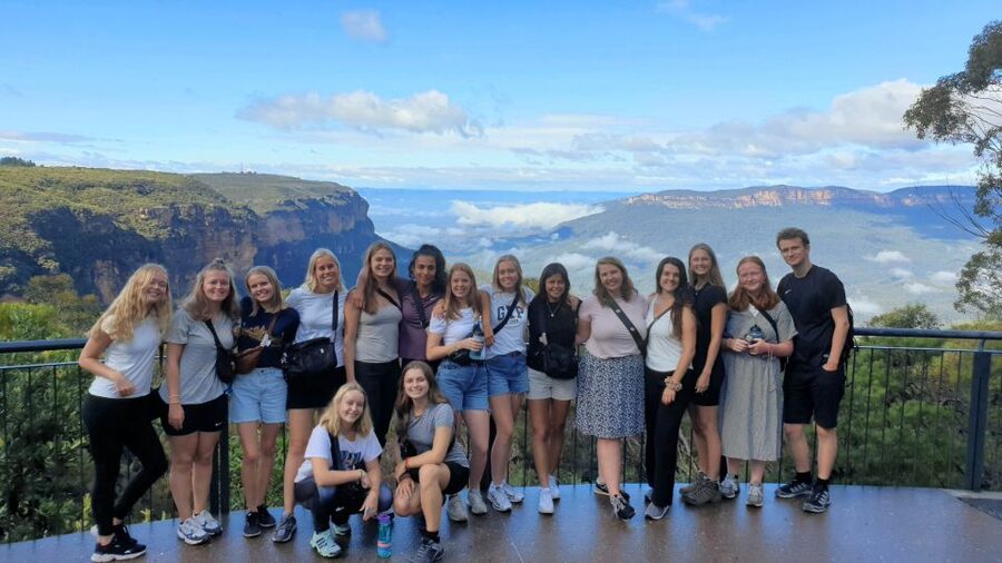 From Sydney: Blue Mountains Tour with Waterfall Walk & Lunch - Who should choose this tour?