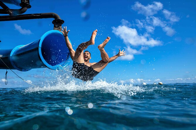 Full Day Tour to Sunlover Cruises Moore Reef and Fitzroy Island - Glass-bottom boat and semi-submersible viewing