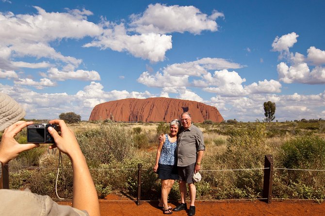 Full Uluru Base Walk at Sunrise Including breakfast - The guides shape the day