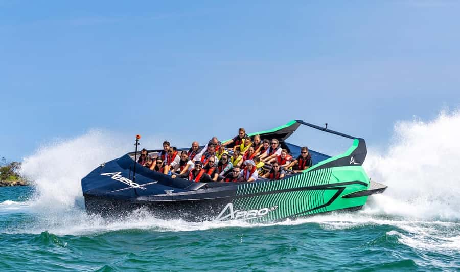 Gold Coast: 360-Degree High-Speed Jet Boat Adventure - How the crew shapes the ride