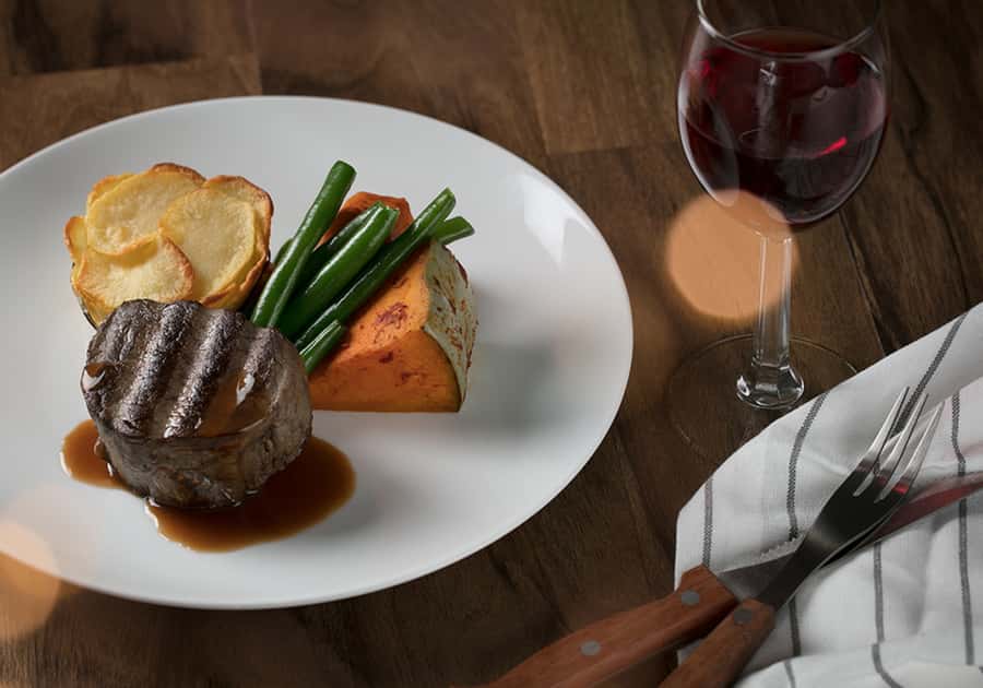 Gold Coast: Australian Outback Spectacular Dinner & Show - Who will enjoy this Gold Coast evening