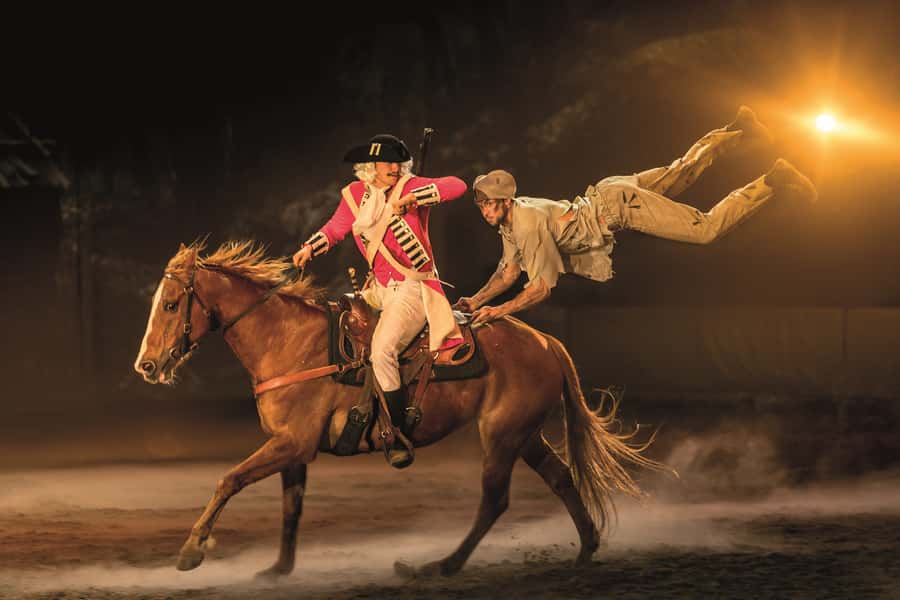 Gold Coast: Australian Outback Spectacular Dinner & Show - Arriving at the venue near the Gold Coast