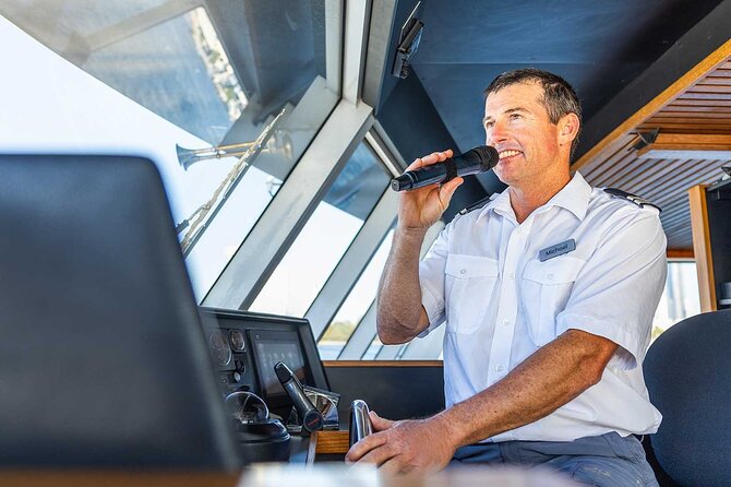 Gold Coast Buffet Lunch Sightseeing Cruise - Choosing between the cabin and sundeck