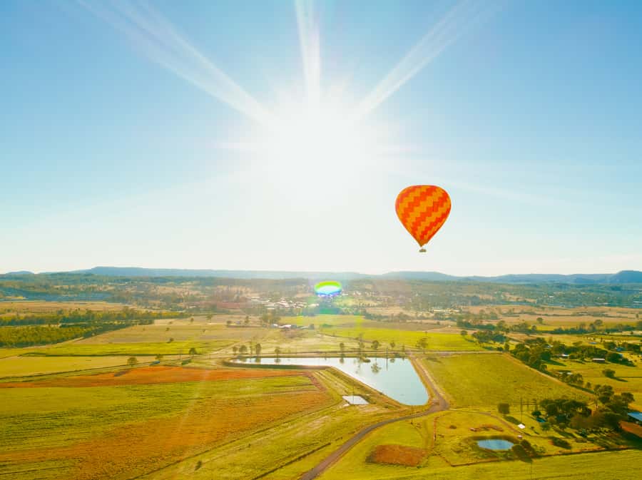 Gold Coast: Hot Air Balloon Flight and Vineyard Breakfast - What the basket and flight feel like
