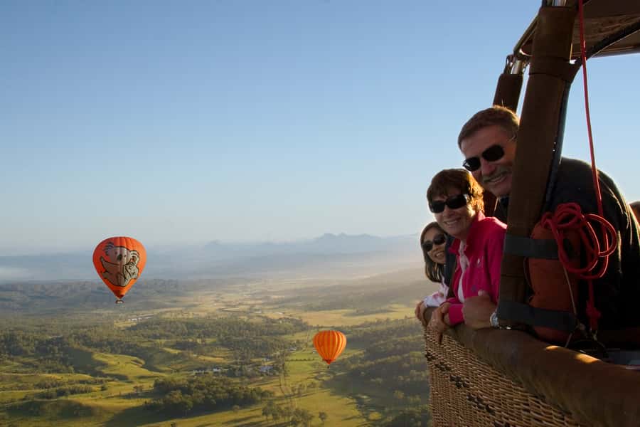 Gold Coast: Hot Air Balloon Flight, Sparkling Wine & Photos - Reaching the Scenic Rim