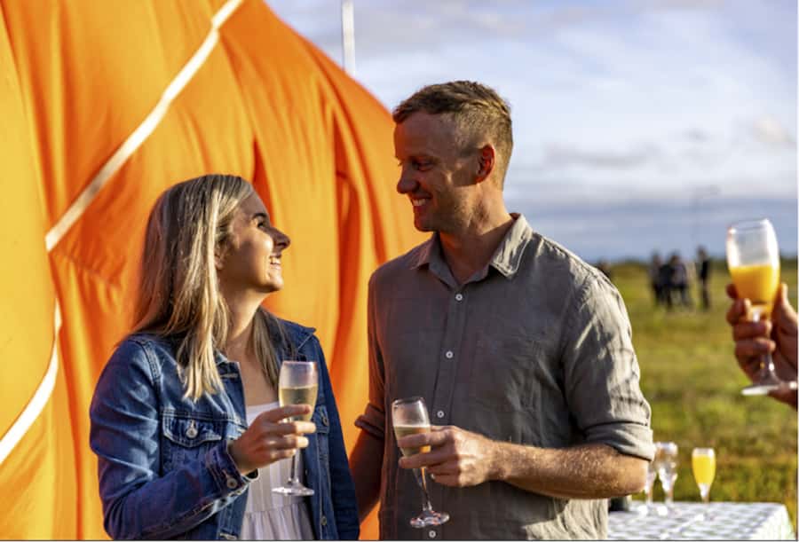 Gold Coast: Hot Air Balloon Flight, Sparkling Wine & Photos - Who will enjoy this most
