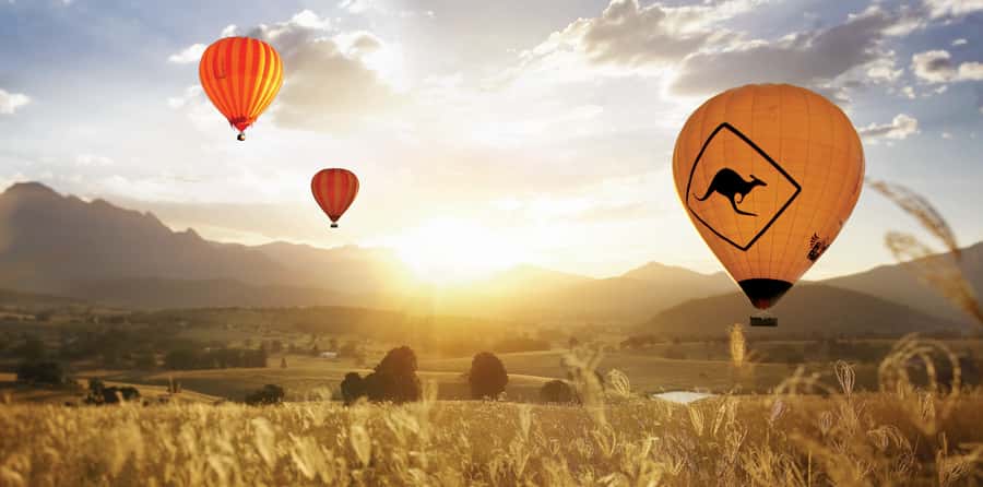 Gold Coast: Hot Air Balloon Flight, Sparkling Wine & Photos - The early pickup from 43 Gold Coast locations