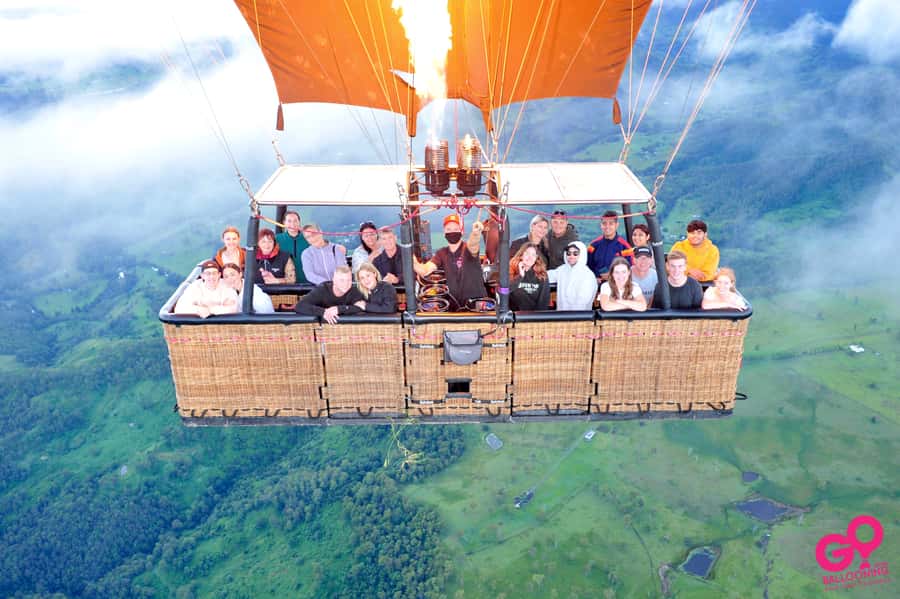 Gold Coast: Hot Air Balloon Flight with Buffet Breakfast - A four-hour morning from the Sheraton Grand Mirage