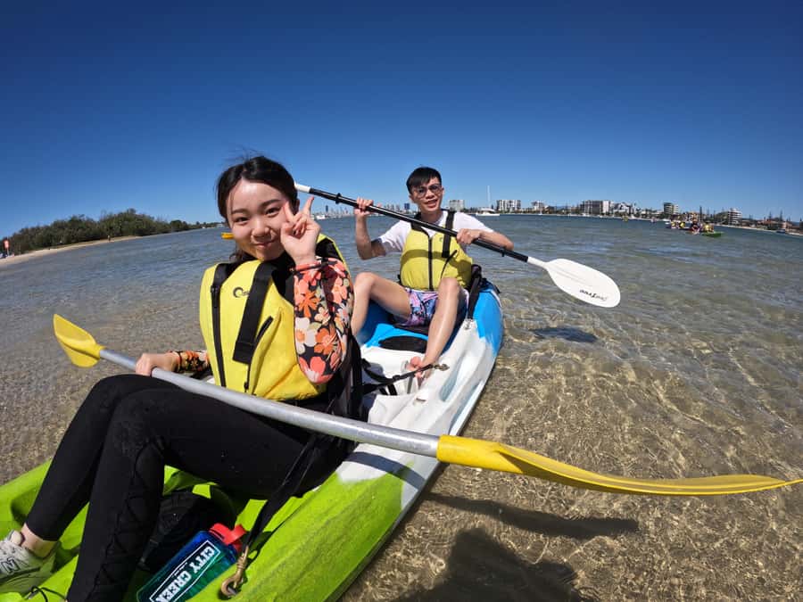 Gold Coast: Kayaking & Snorkelling Tour with Fish Feeding - Reaching the island and meeting the fish