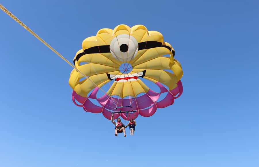 Gold Coast: Parasailing in Surfers Paradise - Should you book Gold Coast parasailing?