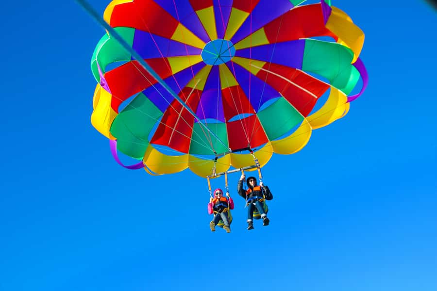 Gold Coast: Surfers Paradise Parasailing with Free Photos - Taking off from Paradise Point Marina