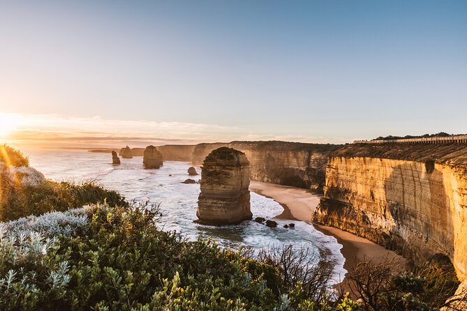 Great Ocean Road, 12 Apostles, Loch Ard Gorge & lunch - Melbourne - Why the reverse route matters at the Twelve Apostles