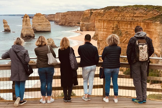 Great Ocean Road Reverse Itinerary PREMIUM Tour - Max 11 Guests - Lunch and a pause in Apollo Bay