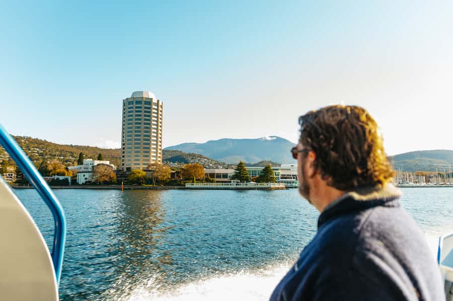 Hobart: 2.5-hour Iron Pot Lighthouse Cruise - Betsey Island and the birds of Storm Bay