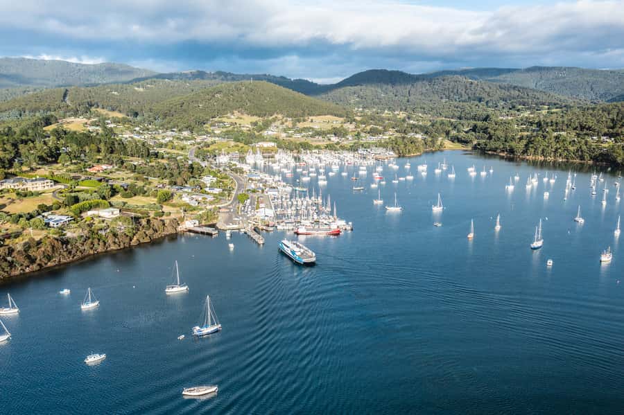 Hobart: Bruny Island Food, Sightseeing & Lighthouse Day Tour - Rainforest, lookouts and South Bruny