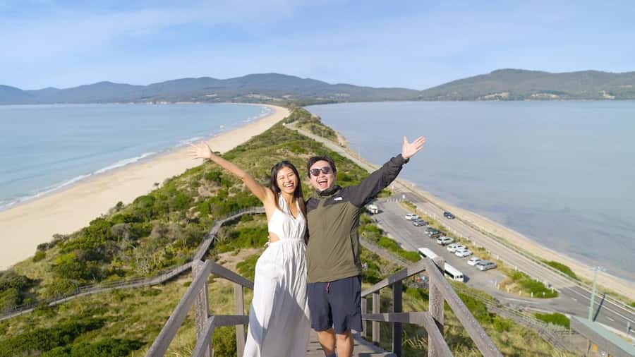 Hobart: Bruny Island Food, Sightseeing & Lighthouse Day Tour - Cape Bruny Lighthouse, inside and above the coast