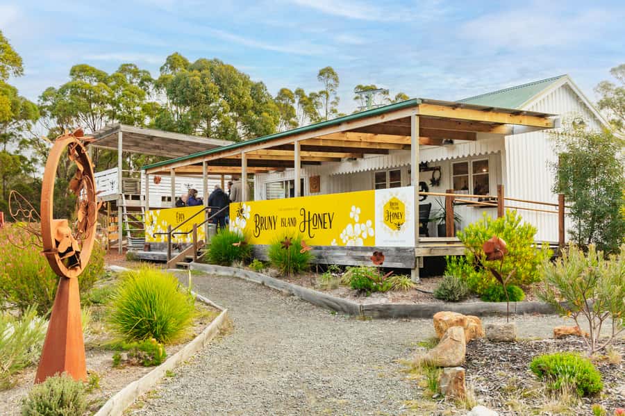 Hobart: Bruny Island Gourmet Sightseeing Day Tour - Honey, mead, wine, and the final tastings